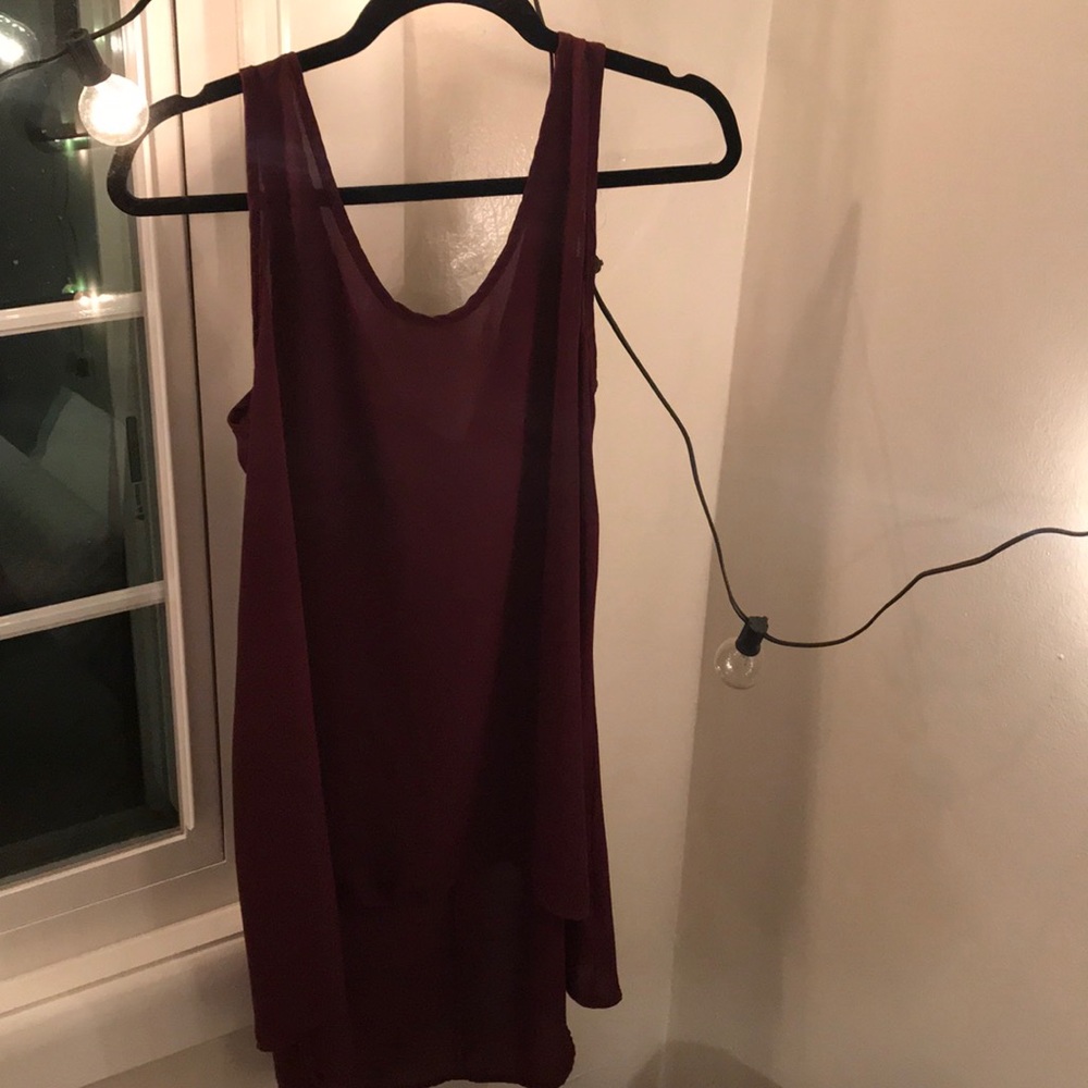Maroon tank